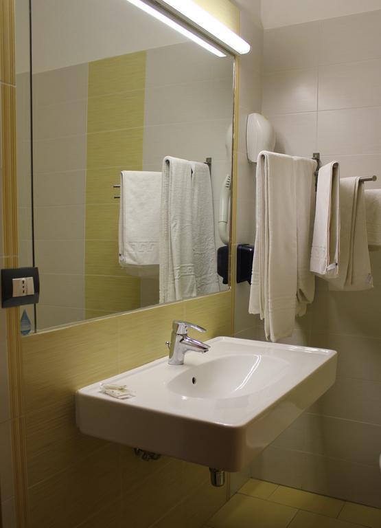 Hotel 106 Sellia Marina Habitación foto