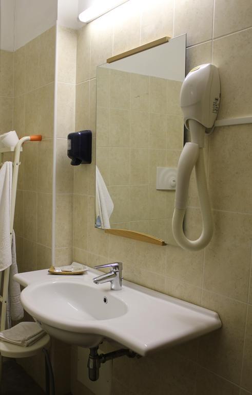 Hotel 106 Sellia Marina Habitación foto