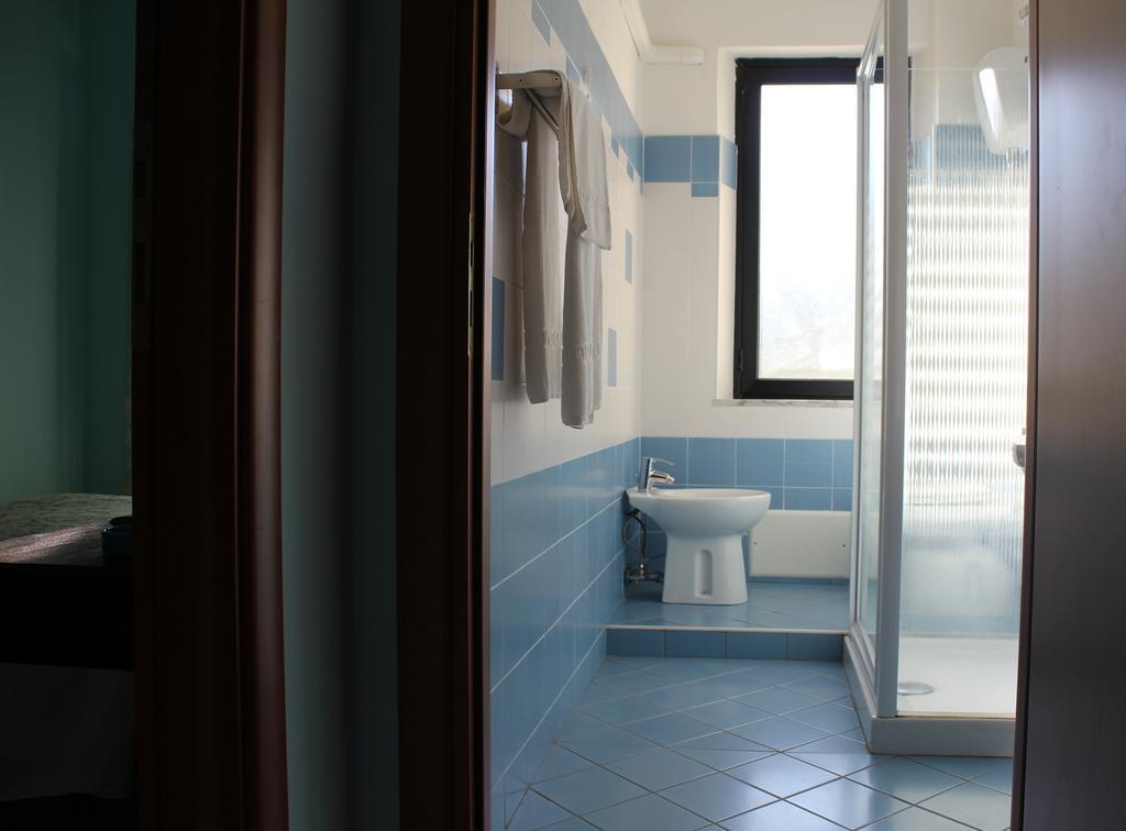 Hotel 106 Sellia Marina Habitación foto